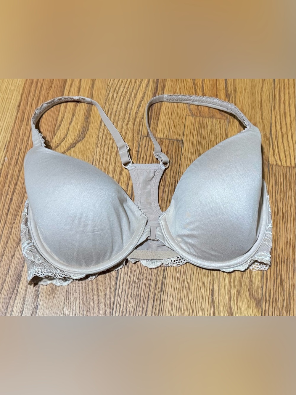 Victoria's Secret Beige Lace-Trim Front closure Bra